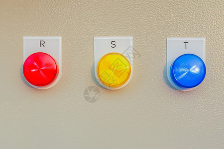 主引擎室控制面板开关按钮可用于监测建筑物中的控制电源图片
