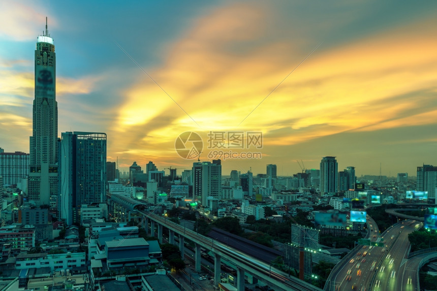 Bangko全市夜景鸟瞰图图片