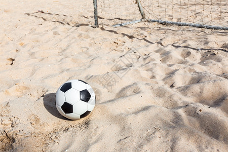 沙滩足球图片