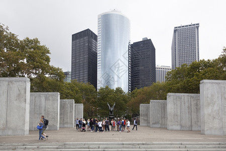 参观纽约市下曼哈顿的东海岸纪念馆图片