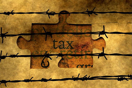 对付野蛮铁的税务拼图概念图片