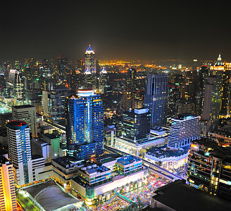夜里在市中心Bangko的风景图片