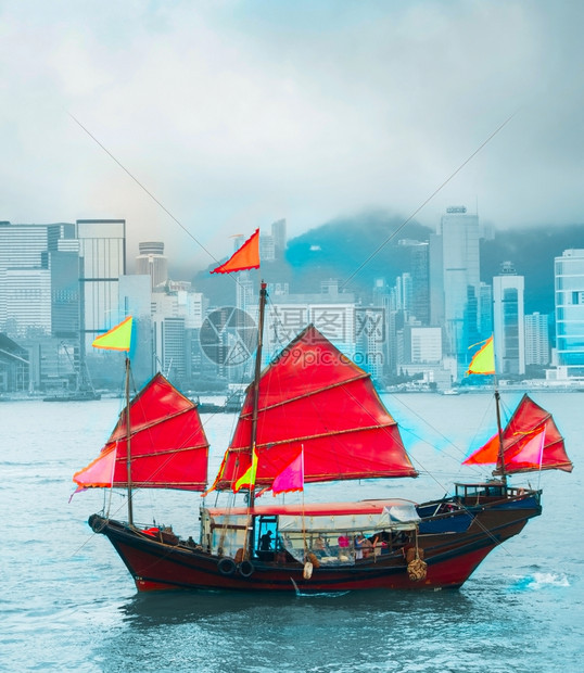 康公的标志传统的木帆船在胜利港图片