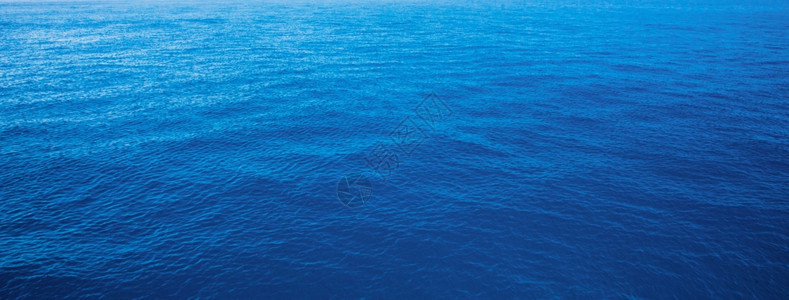 以蓝海水为背景图片