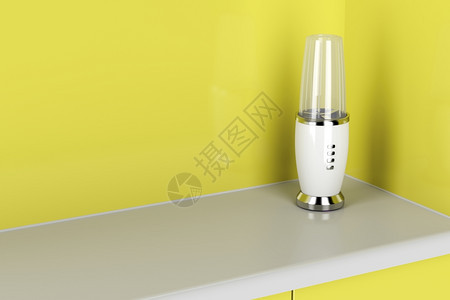 厨房的现代电动搅拌机图片