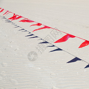 沙滩的小旗帜图片