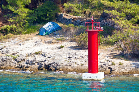 海边和灯笼的风景露营帐篷图片