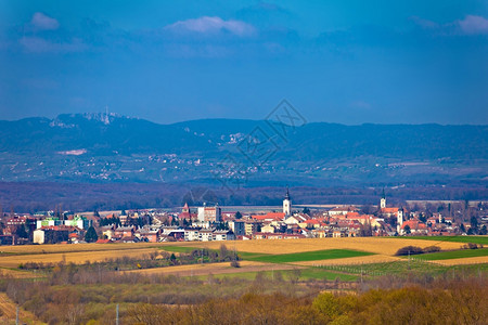 Krizevc镇和Kalnk山frgojecati图片
