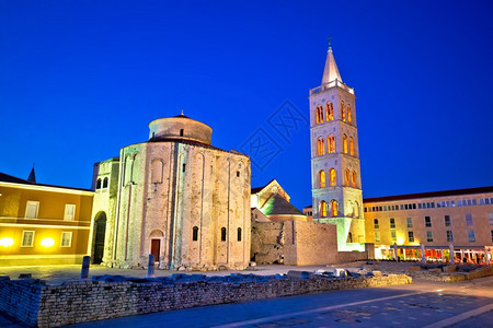 扎达尔历史广场和教堂晚夜观光达马提亚croati图片
