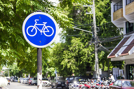 市区的蓝色自行车标志图片