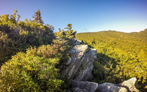 向北卡罗莱纳山峰移动自然的足迹场景图片