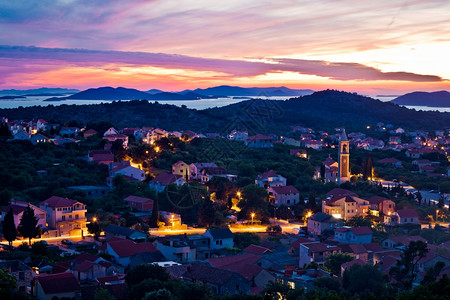 克罗地亚达尔马提亚的穆特镇日落景观图片