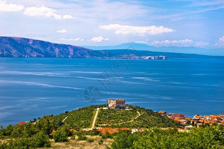 蓝海青croati之上的堡垒图片