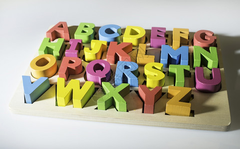 木质拼音和英文彩色字母图片