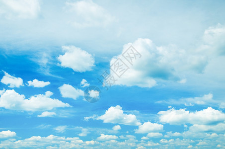 有云的天空图片