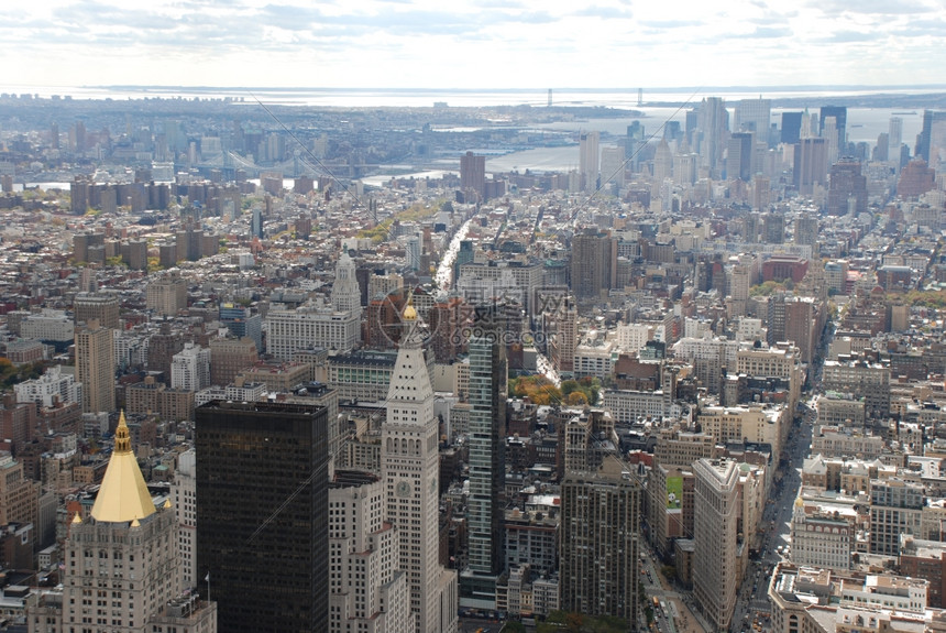 纽约尼克斯进攻效率全面提升核心球员状态火热带动团队得分爆发