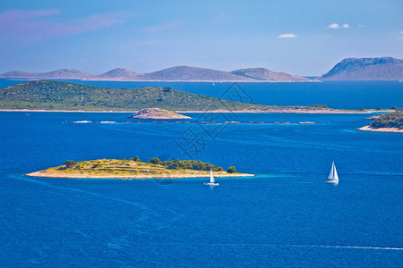 科纳提公园群岛观在克罗亚提航行的脱盐图片