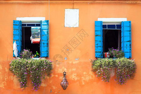 在布罗诺岛韦尼意大利岛的壁画房屋图片