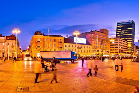 萨格勒布中央广场夜景首都croati图片