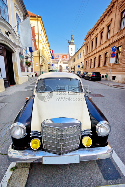 萨格勒布具有历史意义的上城街有具历史意义的汽车图片