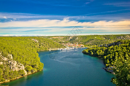 Krka河和Sdin观景镇dalmticroti图片