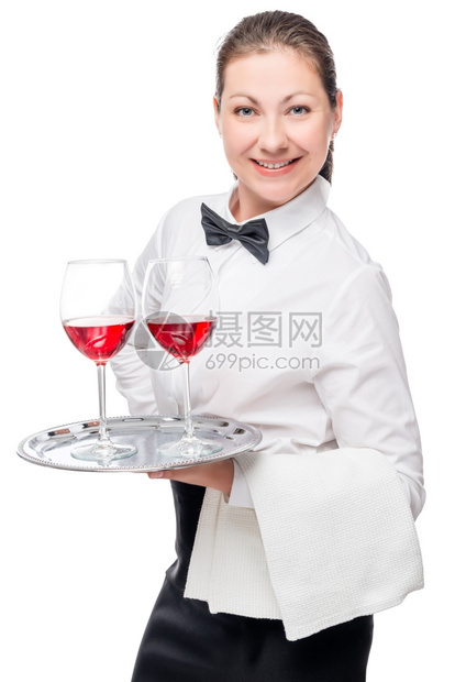 一个女人的肖像一个服务员酒杯白色背景在工作室的白色背景图片
