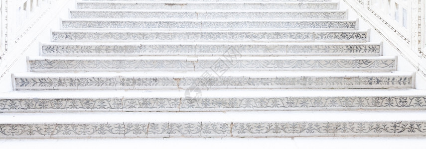 冰冻意大利详细描述帕拉佐杜达尔楼梯的图片