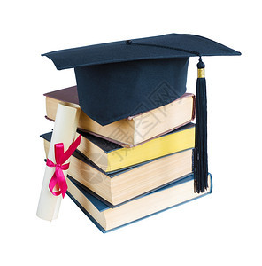 黑色毕业帽子一堆大书和纸卷用红丝带和弓结绑在一起白色背景上被孤立图片