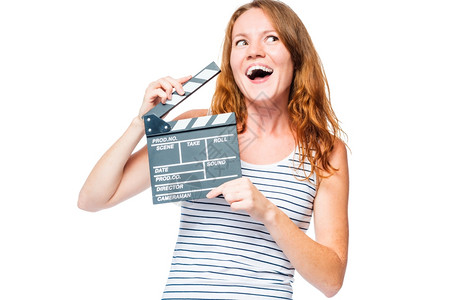 一位在白色背景上拍着电影手的女演员情感肖像图片