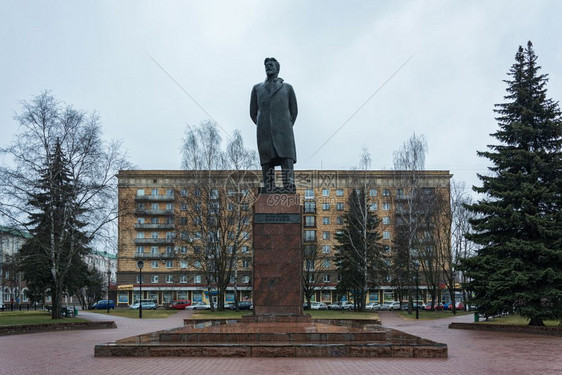 俄国革命领袖卡利农的纪念碑图片