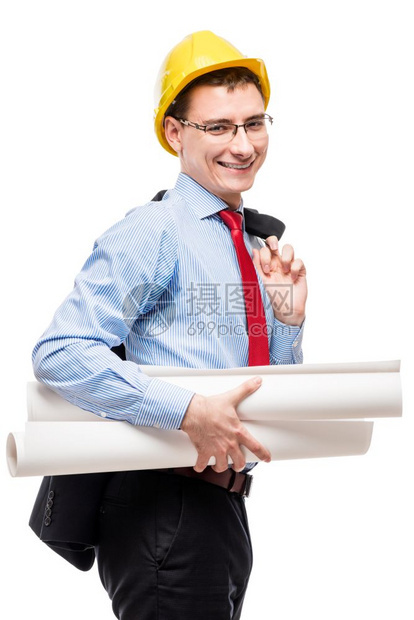 穿着黄色头盔的快乐商业建筑师有白色背景的蓝图图片