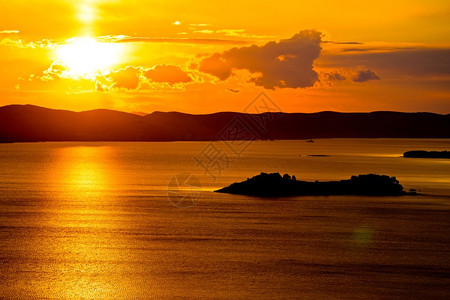 帕斯曼岛之上惊人的日落达马提亚岛克罗图片