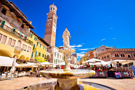 Verona街上的Pizdelrb与意大利平原地区的旅游目Ramberti塔的市场观图片