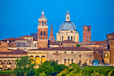 曼托瓦市天线观欧洲文化资本和单一世界遗产址意大利的鲁巴蒂地区图片