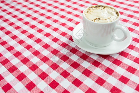 黑色咖啡白瓷杯中含有丰富的红咖啡杯带有文字空间图片