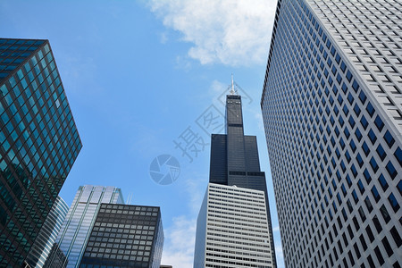 现代摩天大楼的细节在芝加哥伊利诺斯亚拉图片
