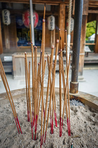 金庙京都雅潘木寺的香棍图片
