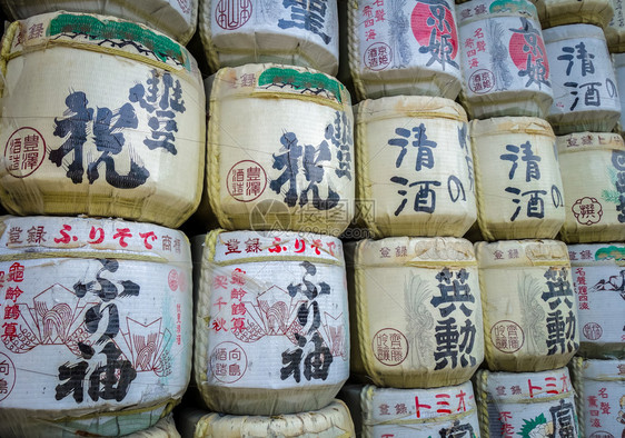 日本京都平安神宫的传统kazaridaru桶kazaridaru桶在平安神宫神社日本京都图片