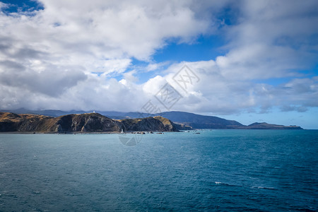 新西兰惠灵顿市附近悬崖上的灯塔新西兰惠灵顿附近悬崖上的灯塔图片