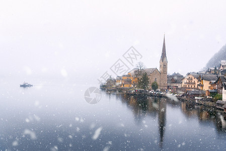 天气主题图象大雪落在halsters和halt村图片