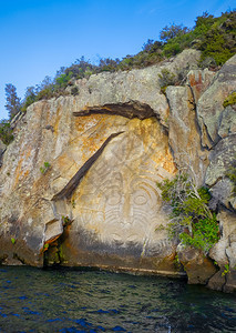 新西兰陶波湖的传统毛利人岩石雕刻毛利岩雕陶波湖新西兰图片