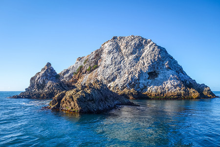 新西兰Kaikour湾的岩石图片