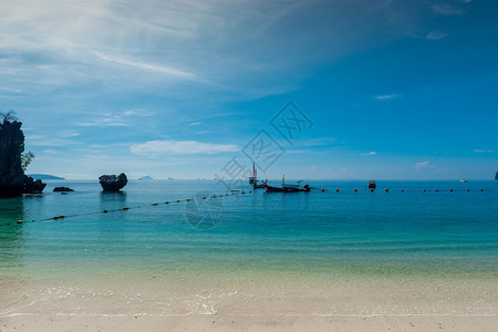 泰国海上的传统渔船图片