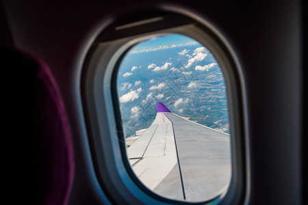 飞机窗户外的美景图片