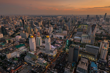 首都泰兰的夜幕拍摄Bangko最高风景图片