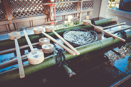 日本东京神社的净化喷泉日本东京神社的净化喷泉图片