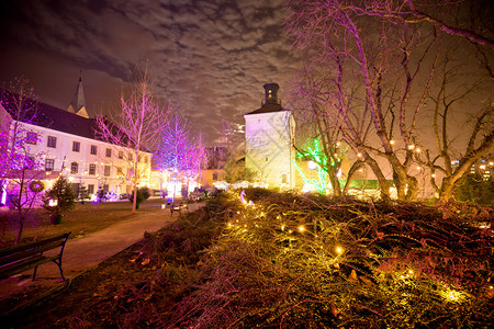 公园夜景圣诞市场夜景Croati首都历史建筑背景