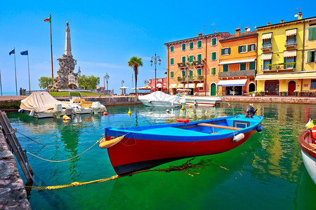 绿的港湾和色的风景意大利平原区域图片