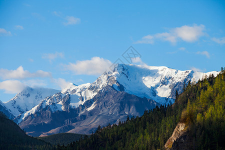 雪山山峰图片