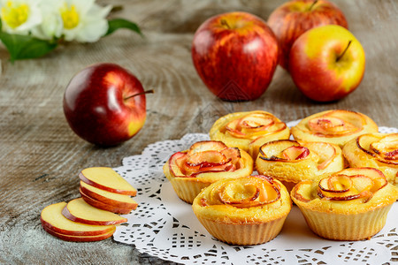 苹果红玫瑰松饼甜苹果点馅饼家制苹果玫瑰糕饼高清图片